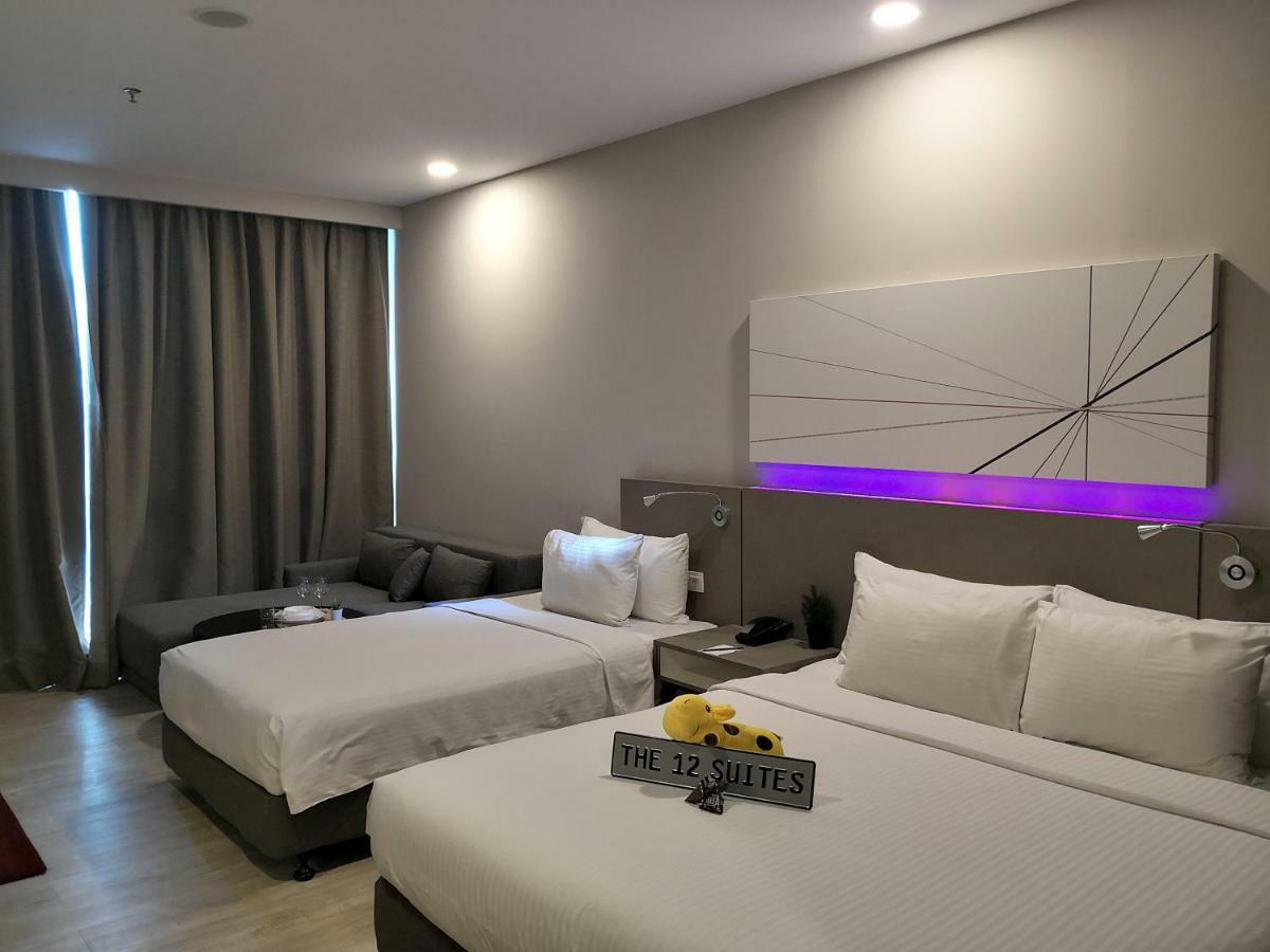 פטלין ג'איה The 12 Suites @ Empire Damansara מראה חיצוני תמונה