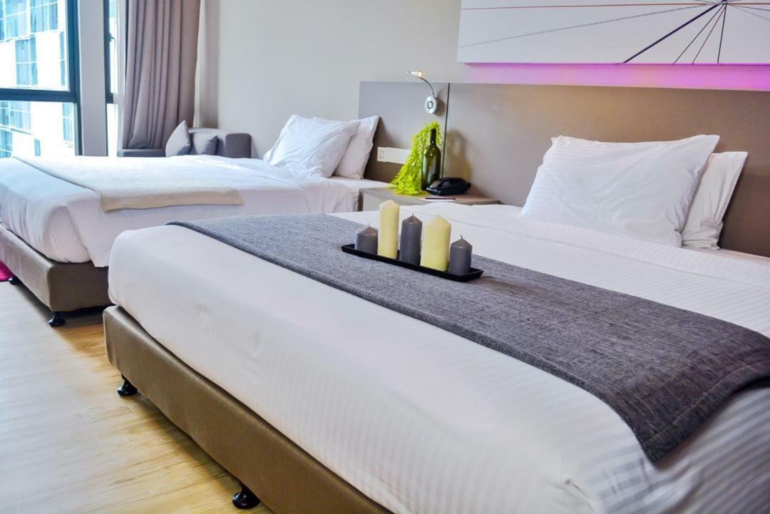 פטלין ג'איה The 12 Suites @ Empire Damansara מראה חיצוני תמונה