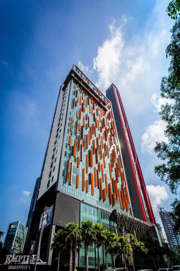 פטלין ג'איה The 12 Suites @ Empire Damansara מראה חיצוני תמונה